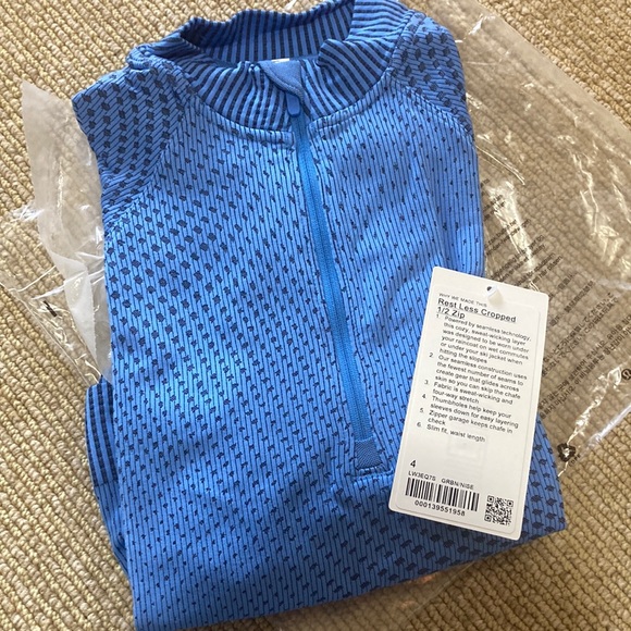 NWT lululemon Rest Less cropped 1/2 zip - Picture 2 of 5